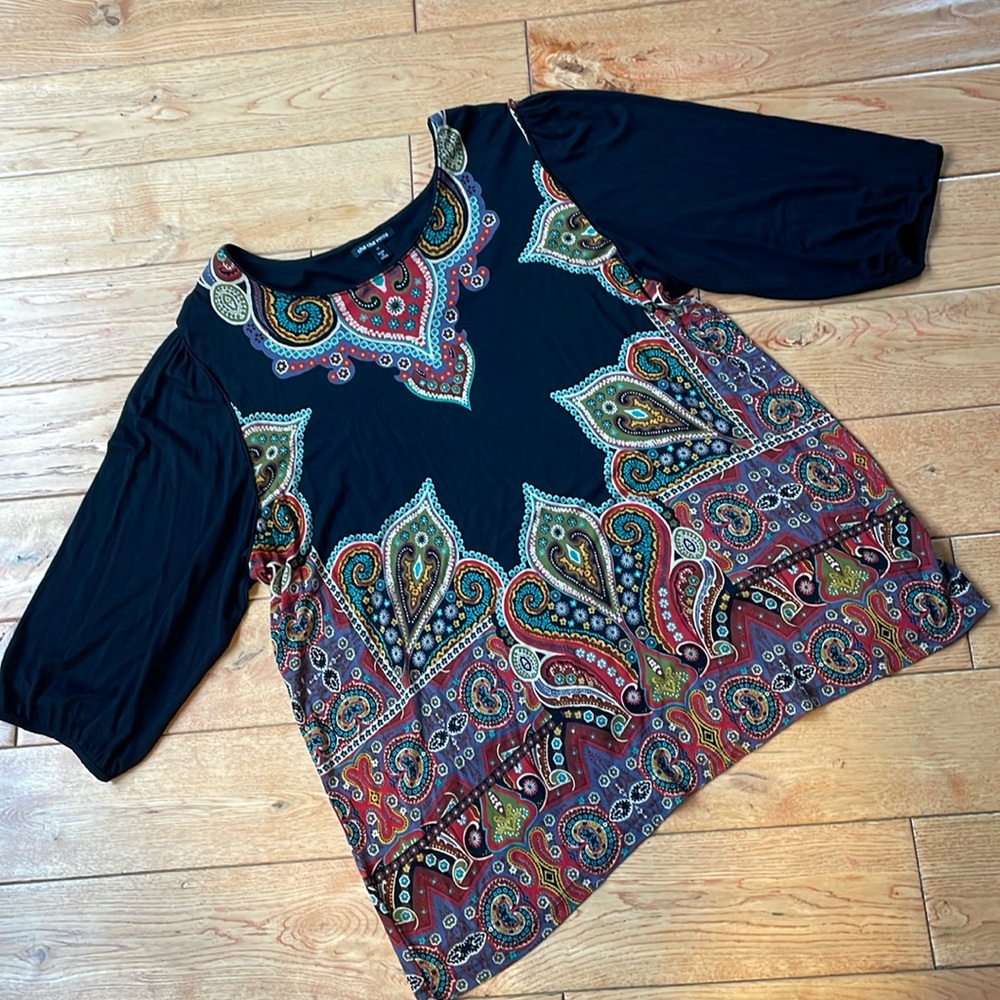 Cha cha venue black print top  Womens size: 2X